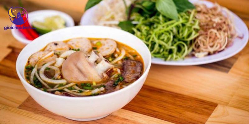 Quán bún bò đêm ngon